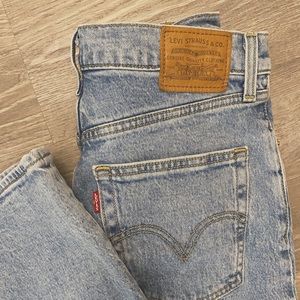Levi’s Ribcage Jeans